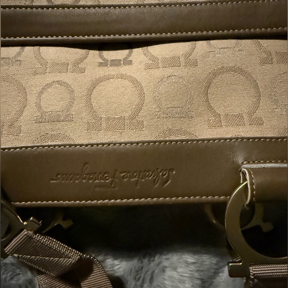 Salvatore Ferragamo Gancini Logos Shoulder Bag Tote Hand Bag Purse Good Italy - Picture 2 of 8